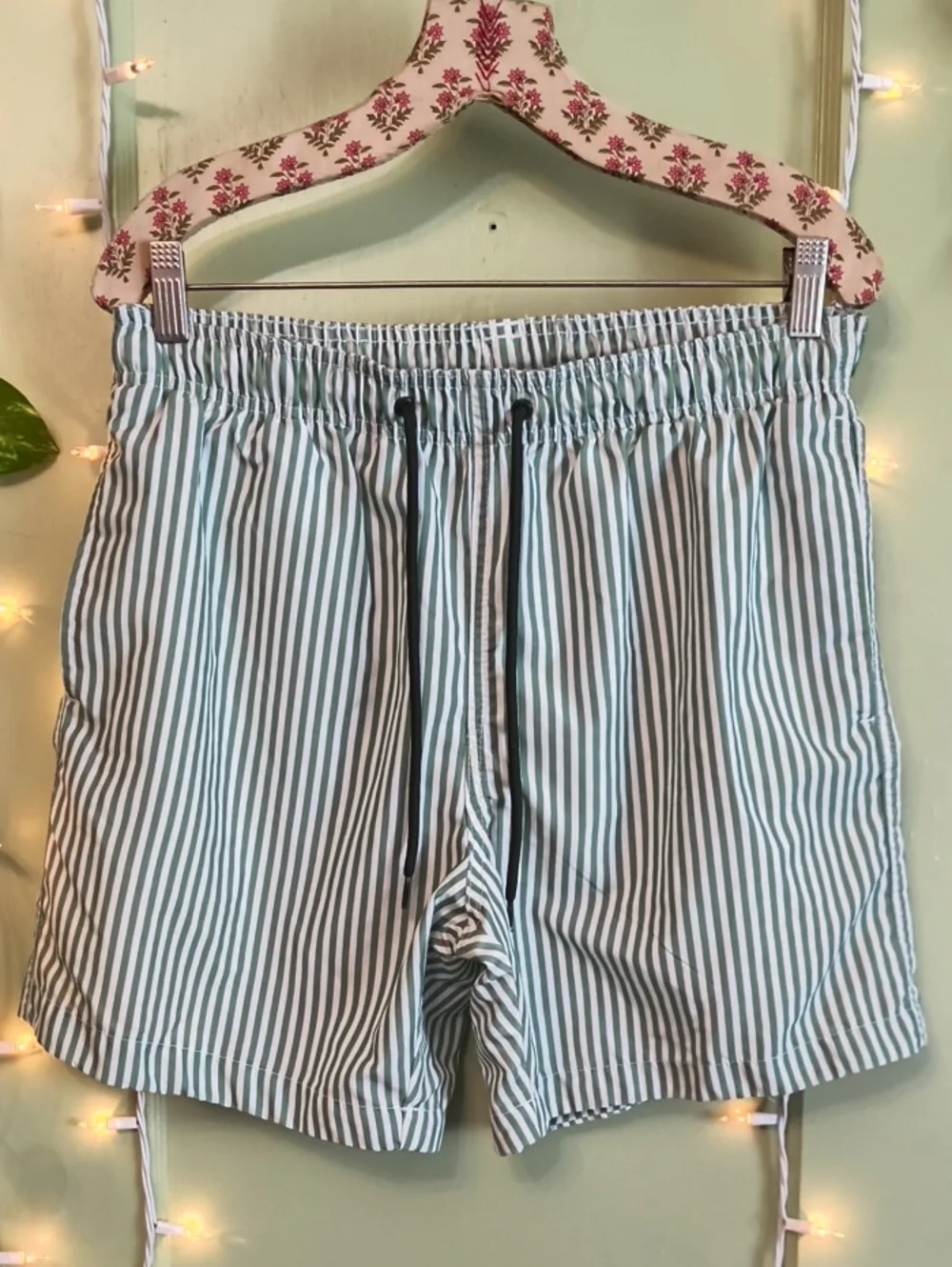 Men's H&M Green White Swim Trucks Bathing Suit Pool Beach Vacation Shorts 🩳 M